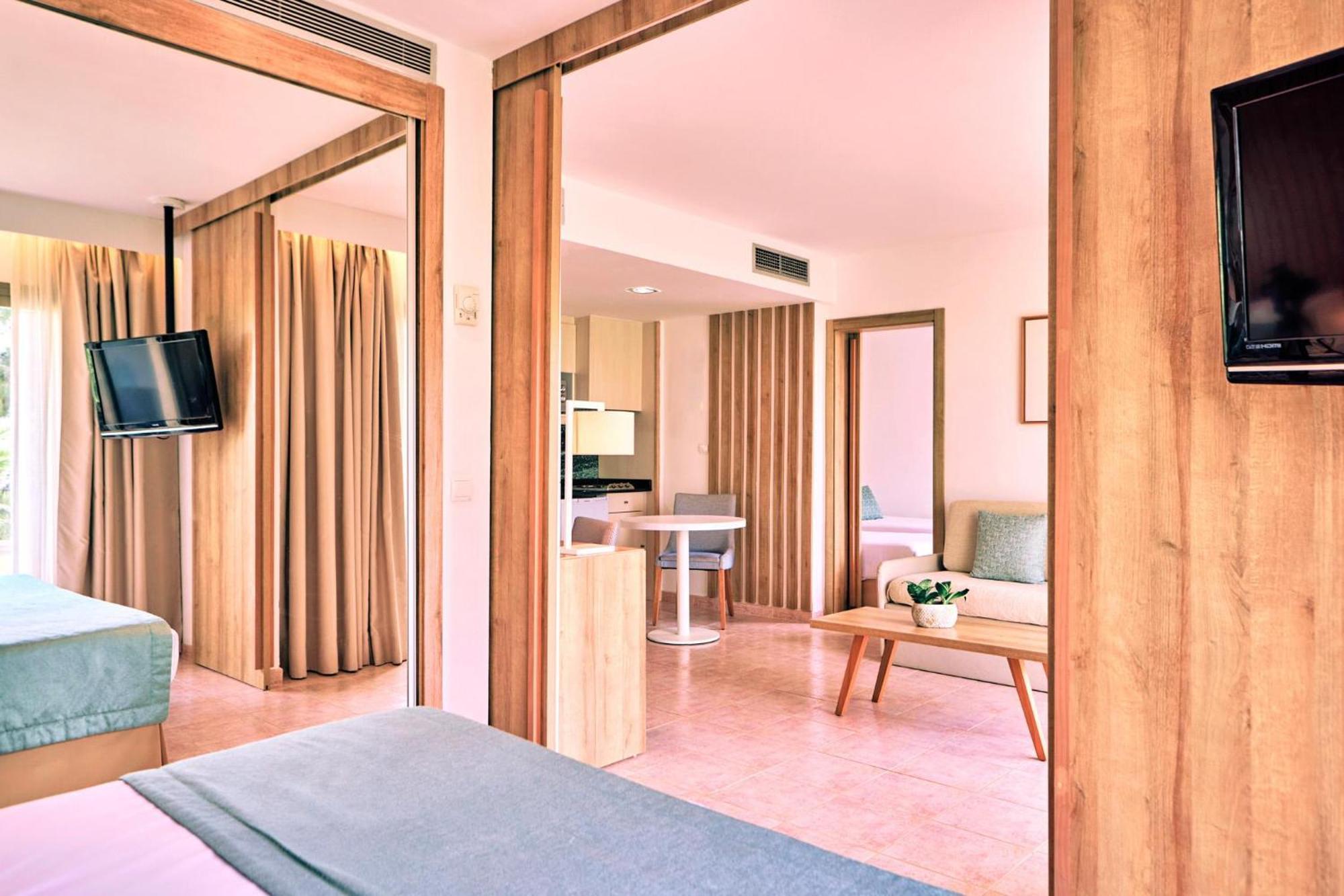 Aparthotel Zafiro Palmanova Esterno foto